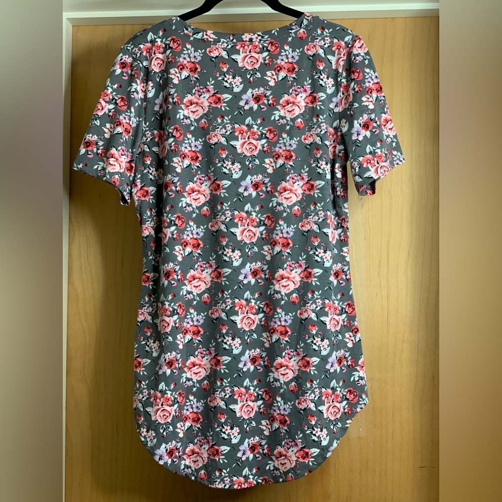 LulaRoe Floral Iris V-Neck Women's Top. Size-XXS - Picture 3 of 4